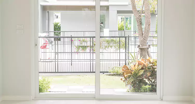 Balcony Screen Door Repair in Buenaventura Lakes, FL