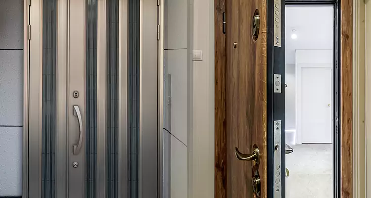 Burglar Proof Front Door Repair in Buenaventura Lakes, FL