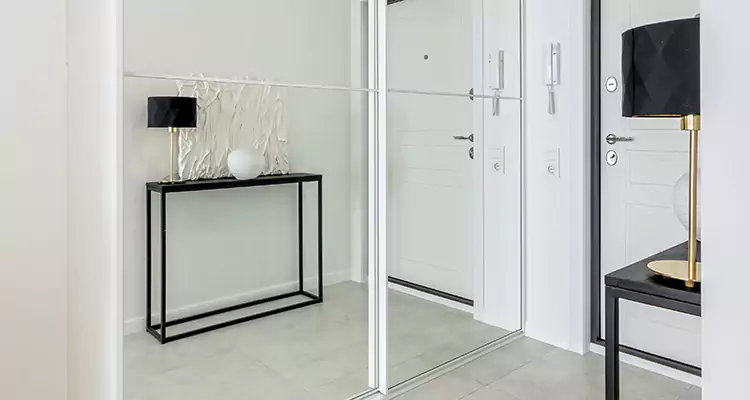 Mirrored Bifold Closet Doors Repair in Buenaventura Lakes, FL