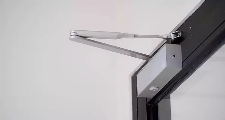 Screen Door Closer Installation in Buenaventura Lakes, FL