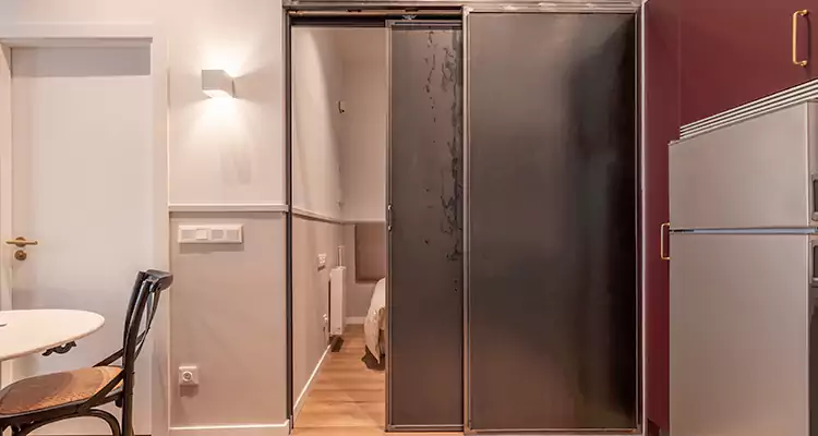 We Fix Closet Sliding Door in Buenaventura Lakes, FL