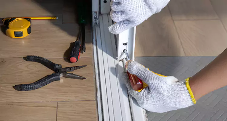 Screen Door Wheel Replacement in Buenaventura Lakes, FL