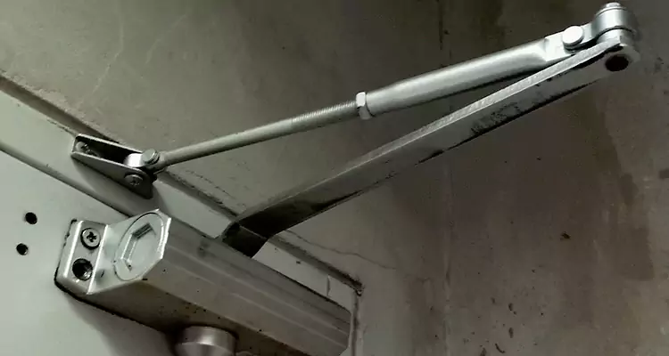 Door Closer Oil Leak Repair in Buenaventura Lakes, FL