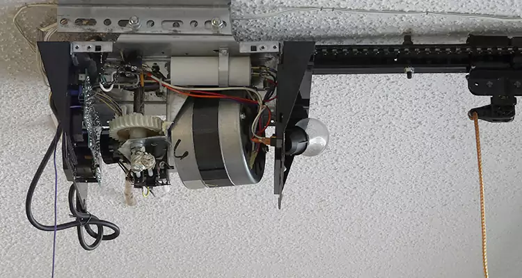 Garage Door Motor Replacement in Buenaventura Lakes, FL