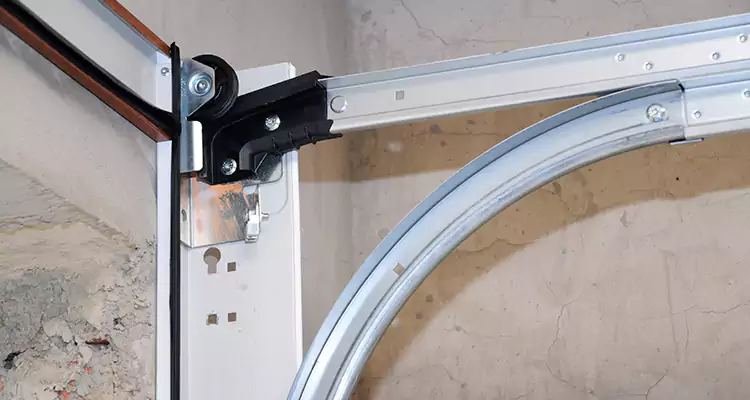 Maintain Liftmaster Garage Door Off Track in Buenaventura Lakes, FL