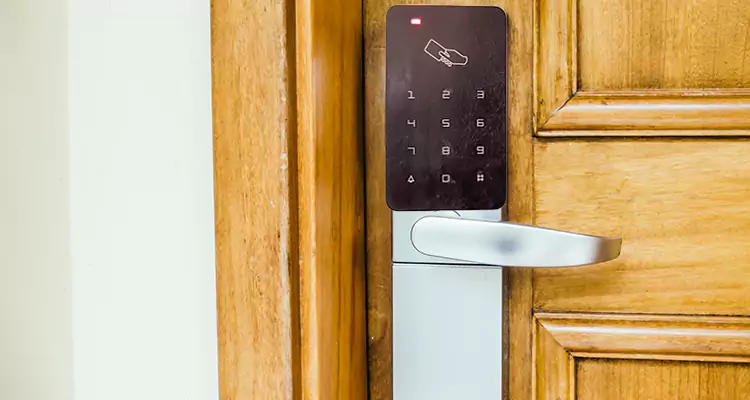 Keyless Hotel Door Locks Repair in Buenaventura Lakes, FL