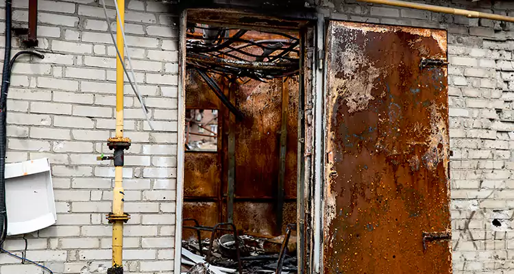 Metal Door Rust Repair in Buenaventura Lakes, FL