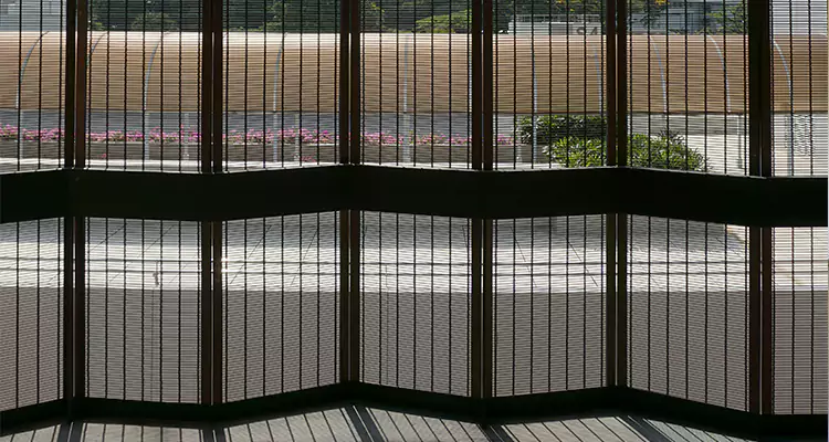 Front Screen Door Repair in Buenaventura Lakes, FL