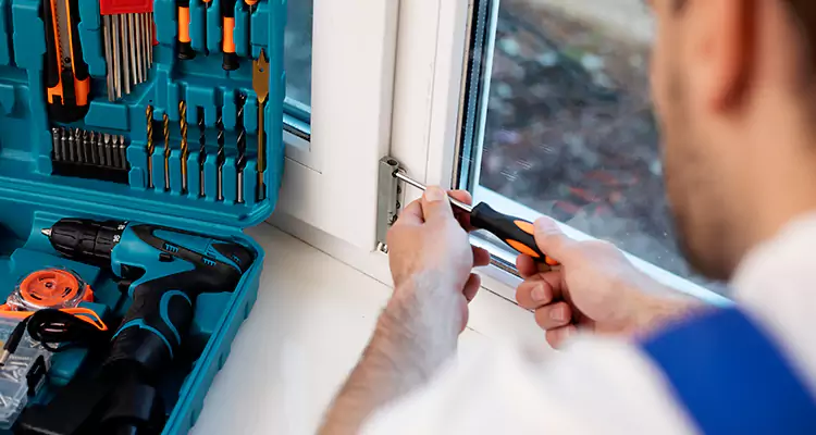 Mirrored Sliding Doors Replacement Expert in Buenaventura Lakes, FL