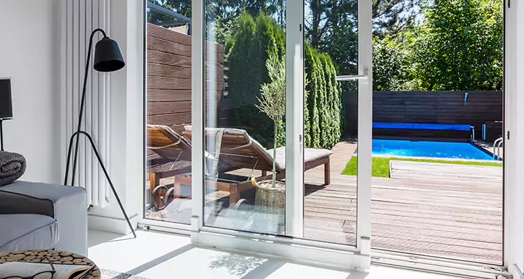 Fixing A Sliding Screen Door Roller in Buenaventura Lakes, FL